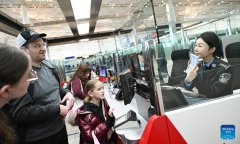 China sees 22.9% jump in border crossings by foreign travelers during Spring Festival holiday