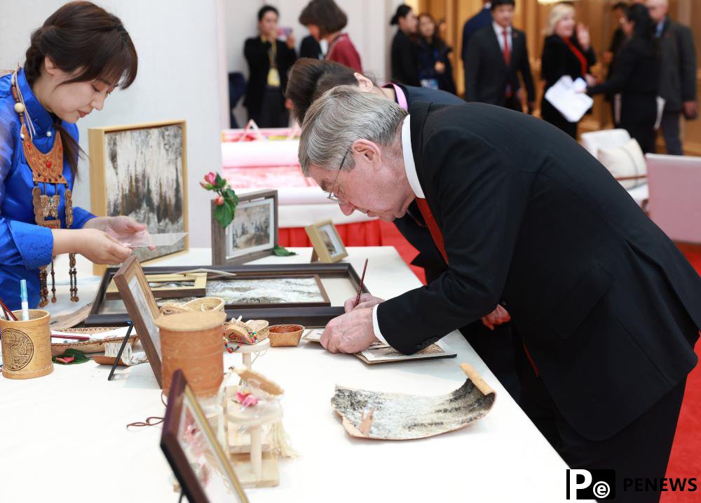 International dignitaries appreciate intangible cultural heritage displays in Harbin