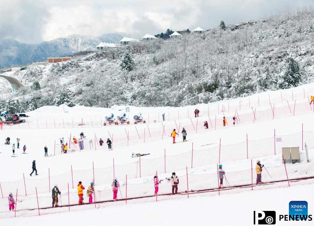 Sichuan attracts numerous tourists, snow sports enthusiasts each snow season
