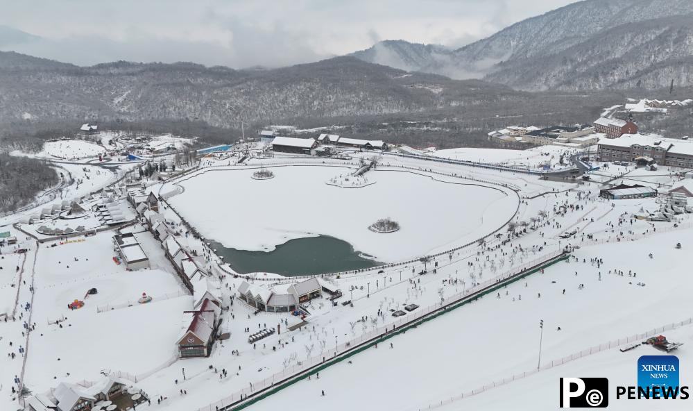 Sichuan attracts numerous tourists, snow sports enthusiasts each snow season