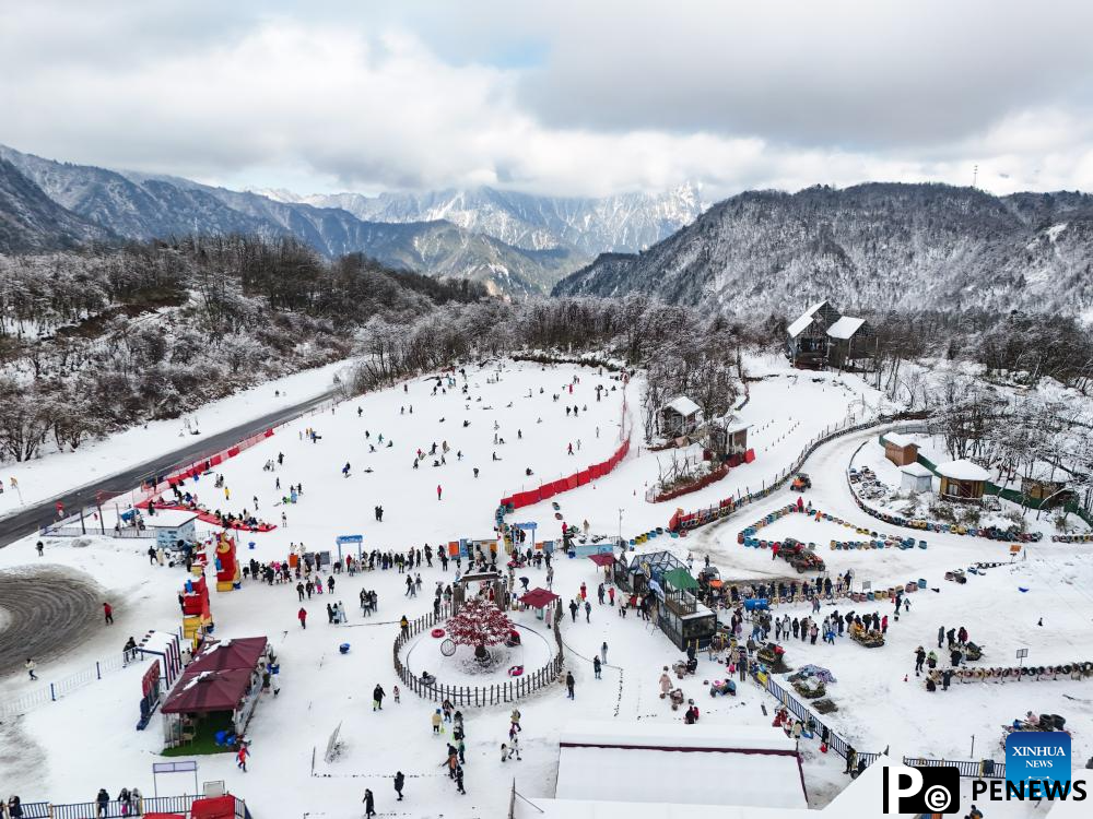 Sichuan attracts numerous tourists, snow sports enthusiasts each snow season