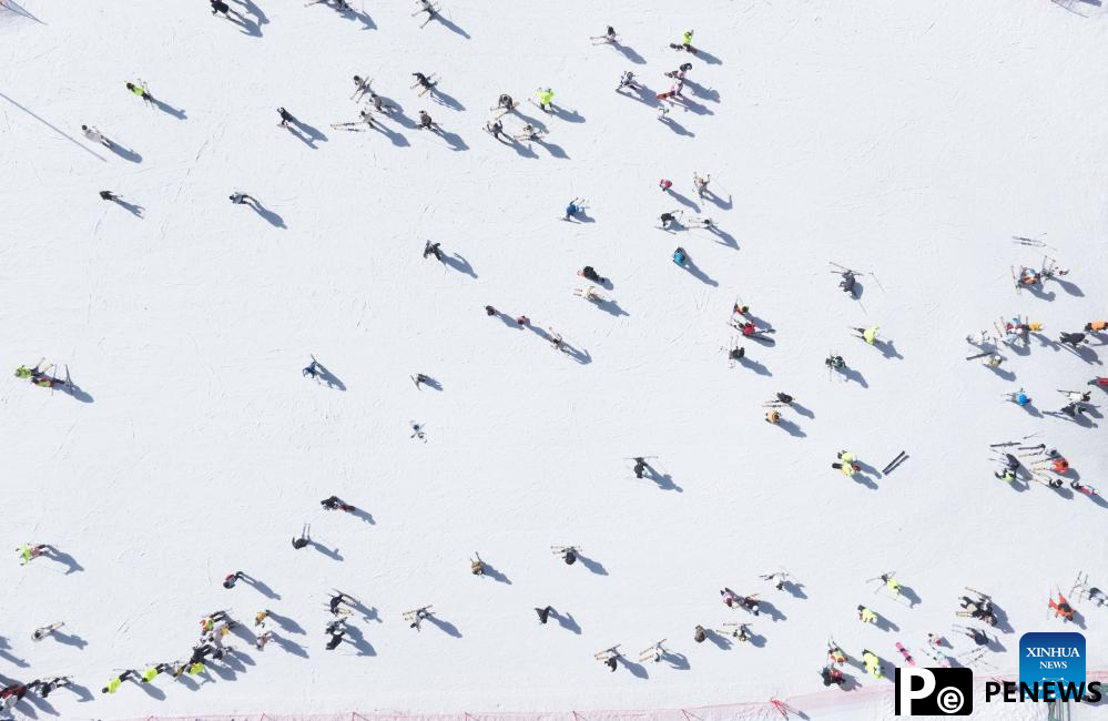 Sichuan attracts numerous tourists, snow sports enthusiasts each snow season