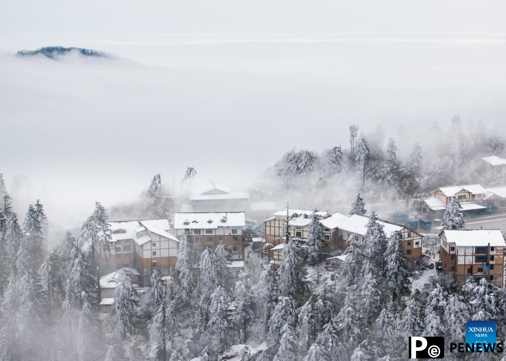 Sichuan attracts numerous tourists, snow sports enthusiasts each snow season