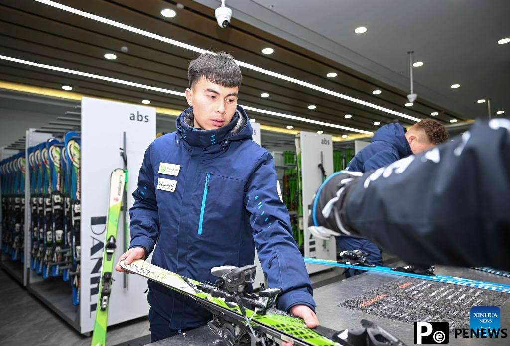 Ice-and-snow industry boosts winter tourism in Altay, China