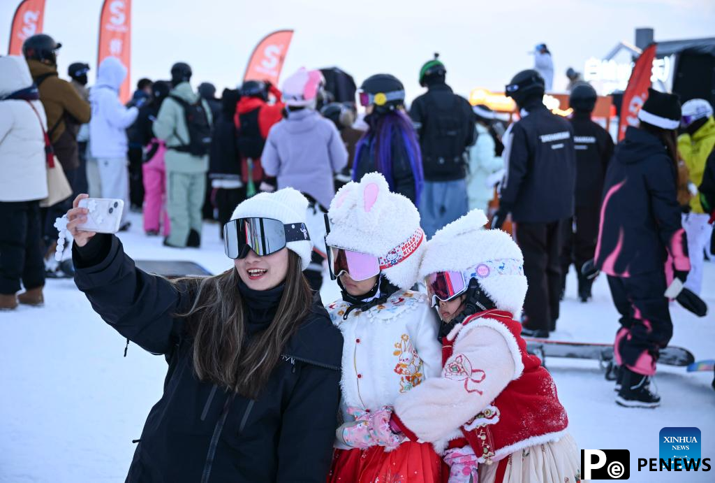 Ice-and-snow industry boosts winter tourism in Altay, China