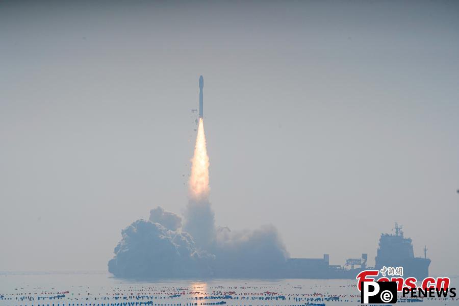 3 rocket sends satellite group into space