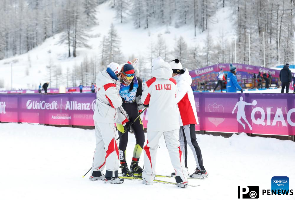 country skiing women