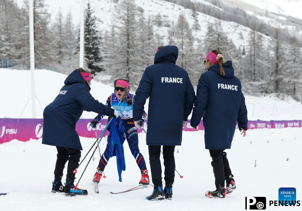 country skiing women