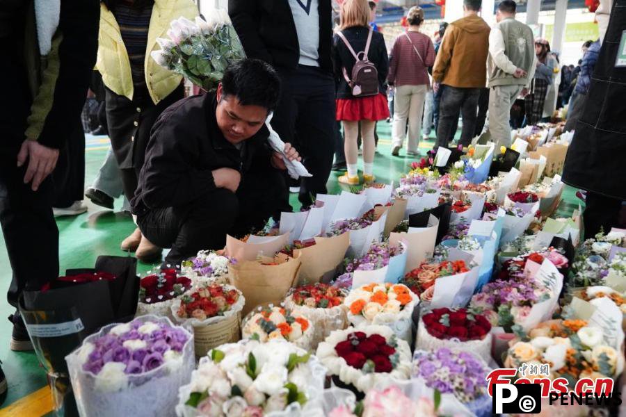 Flower sales boom for Valentine
