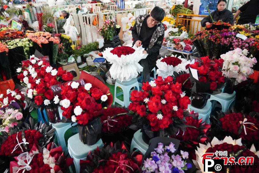 Flower sales boom for Valentine