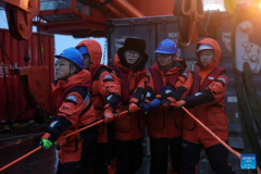 2 conducts marine ecosystem survey in Amundsen Sea