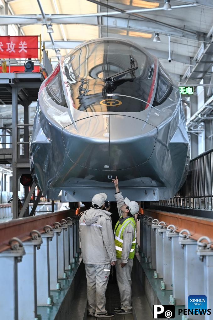 Prototype of CR450 bullet train undergoes tests in Beijing
