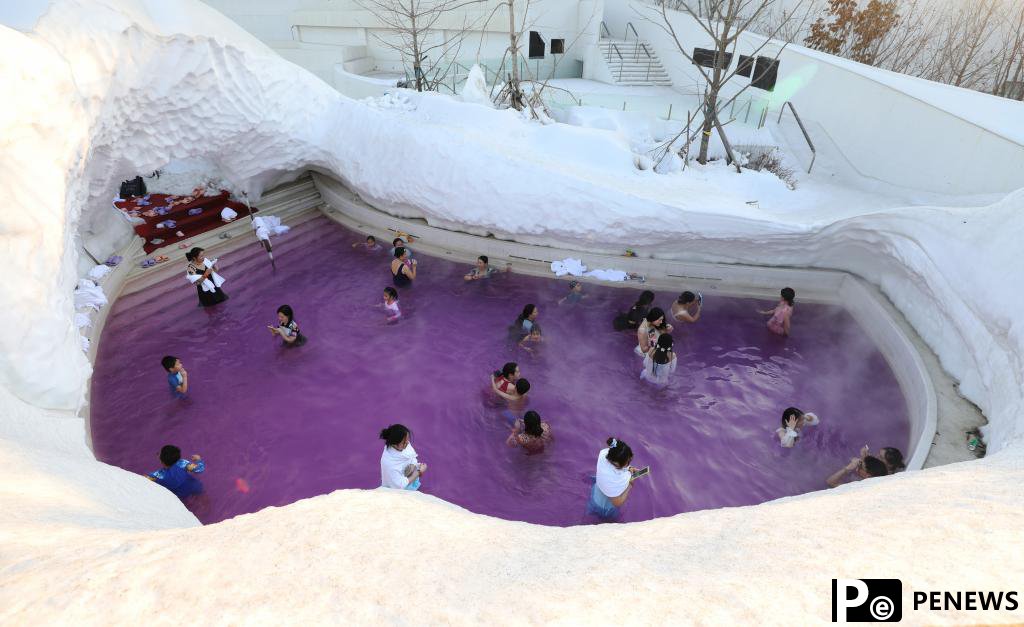 Hot spring tourism gains steam in icy NE China