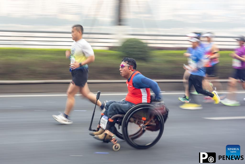 Highlights of 2025 Chongqing Marathon in China
