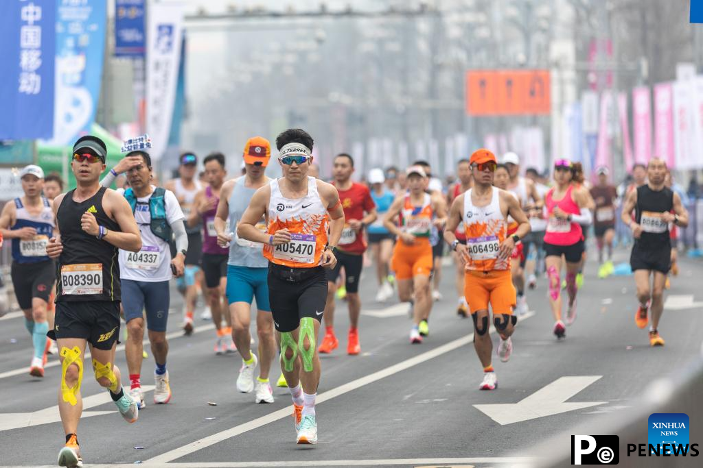 Highlights of 2025 Chongqing Marathon in China