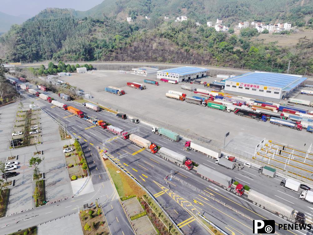 Major ports in Guangxi witness increasing border traffic between China, Vietnam