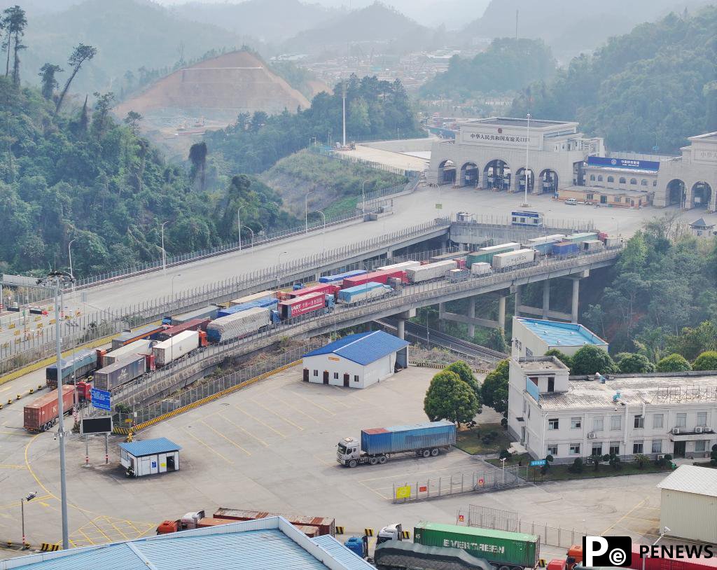 Major ports in Guangxi witness increasing border traffic between China, Vietnam
