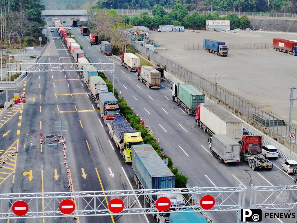 Major ports in Guangxi witness increasing border traffic between China, Vietnam