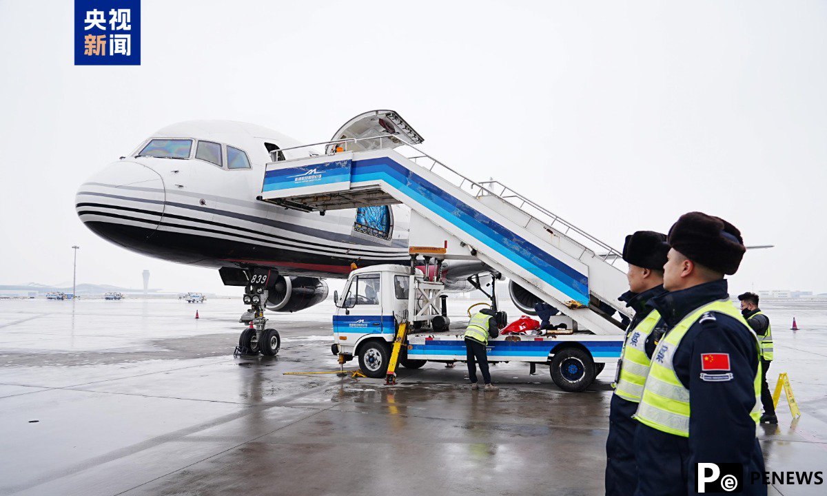 First air cargo route between China