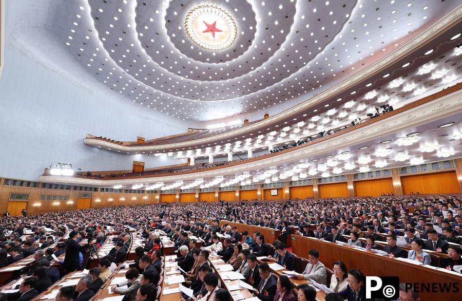 China opens ＂two sessions＂ with commitment to high