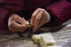Oil paint brush industry thrives in Jingxian county, E China's Anhui