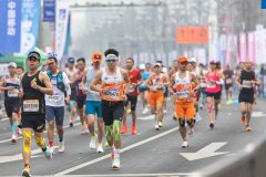 Spring breeze warms up outdoor sports spending in China