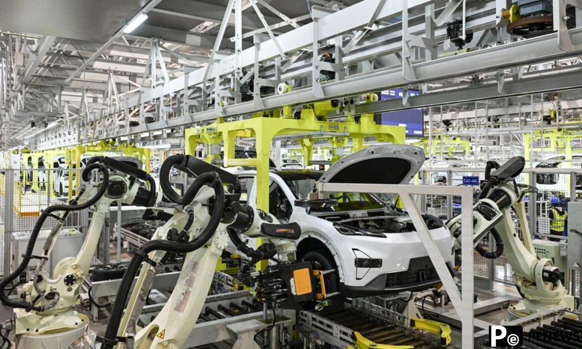 China reaffirms confidence in hitting growth target; OECD upgrades China