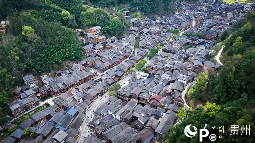 A tapestry of ethnic culture unfolds in spring in Zhaoxing Dong village, SW China