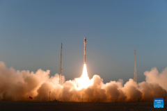 China launches new satellite group