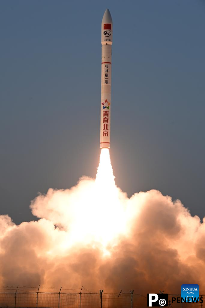China launches new satellite group