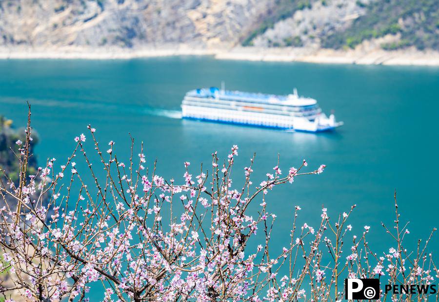 Spring tourism reflects the economy vitality across China