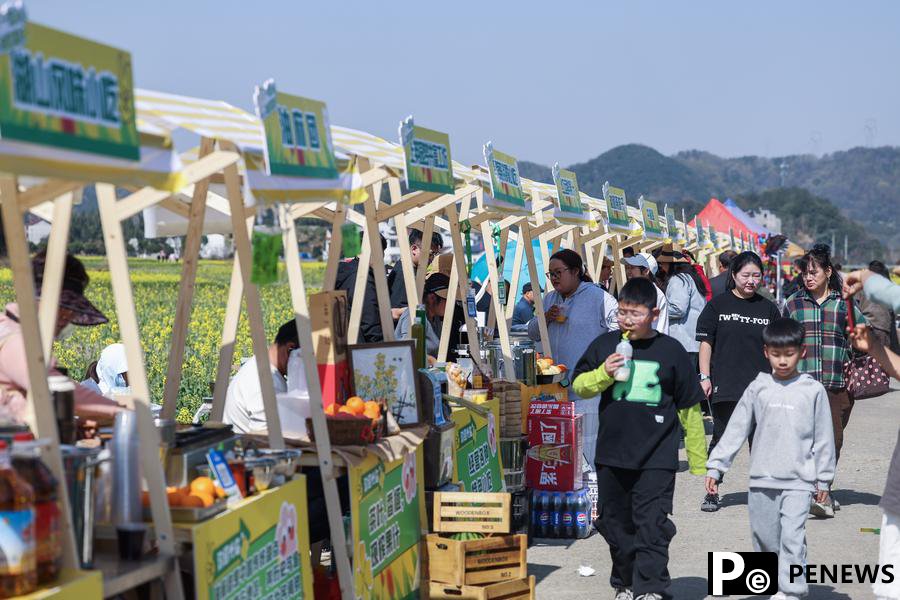 Spring tourism reflects the economy vitality across China