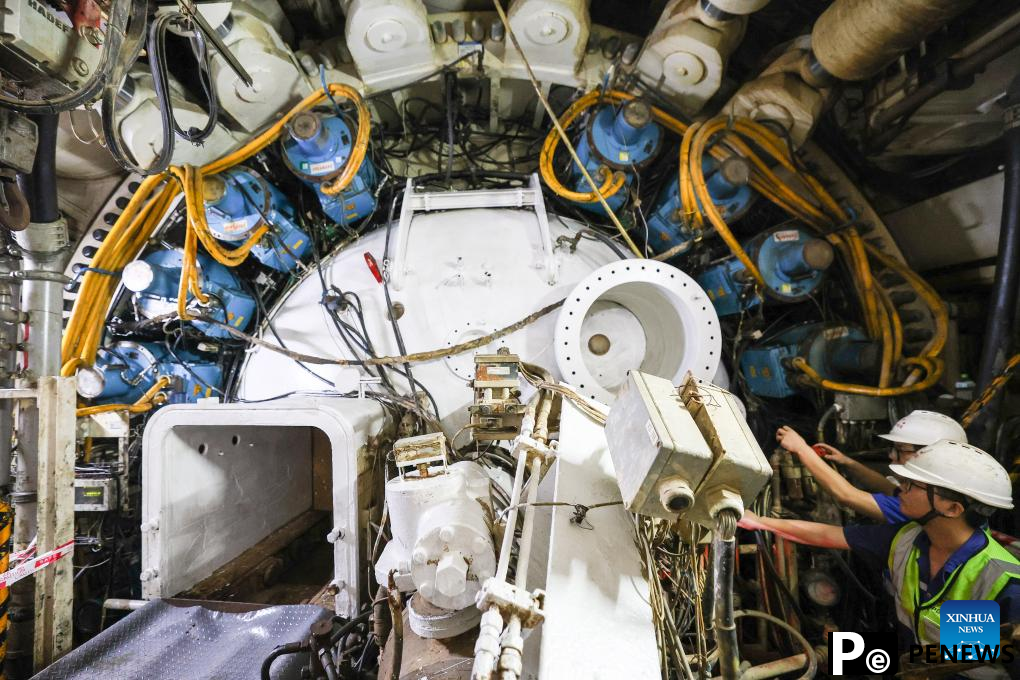 track undersea tunnel with speed of 350km/h broken through