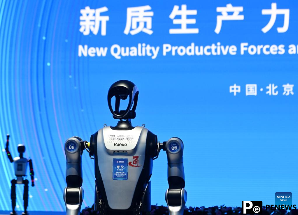 Humanoid robots shine at 2025 Zhongguancun Forum