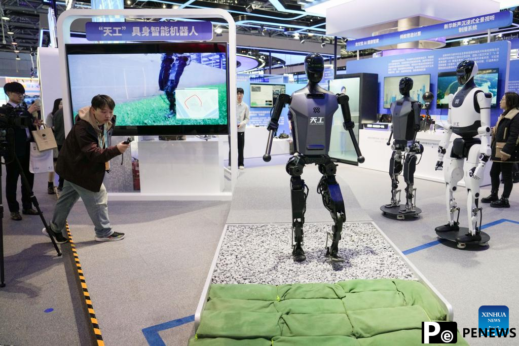 Humanoid robots shine at 2025 Zhongguancun Forum