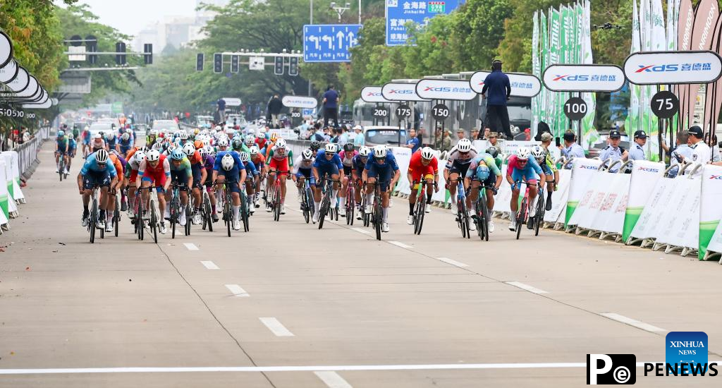 Highlights of 16th Tour of Hainan cycling race in Qionghai