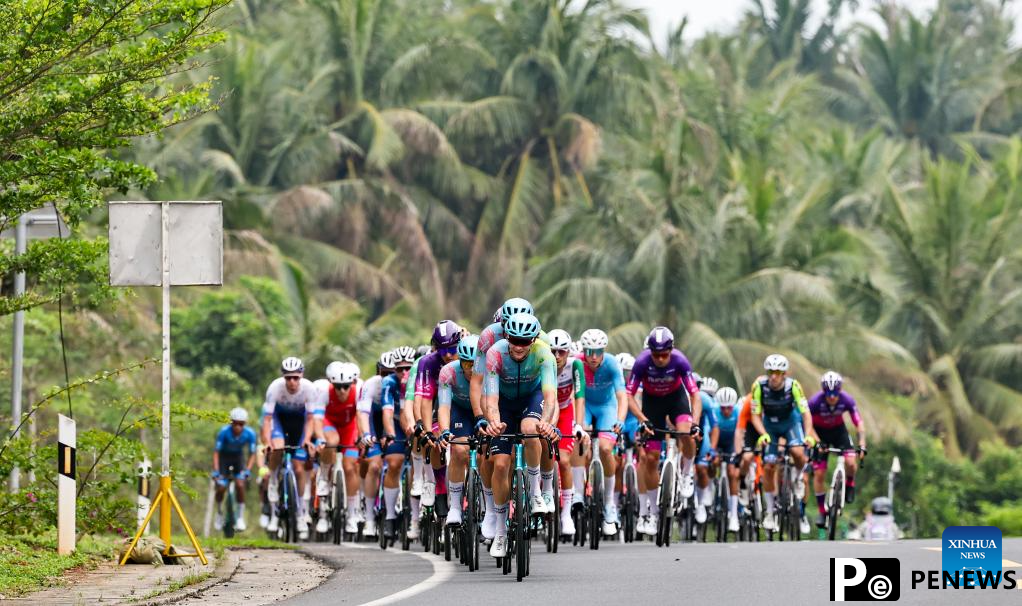 Highlights of 16th Tour of Hainan cycling race in Qionghai