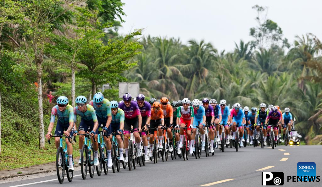 Highlights of 16th Tour of Hainan cycling race in Qionghai