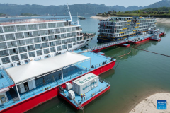 Yichang advances green shipping with use of shore power