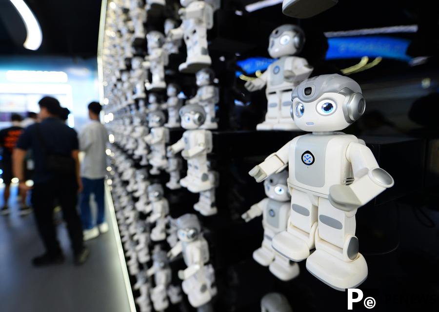 Robot industry thrives in south China