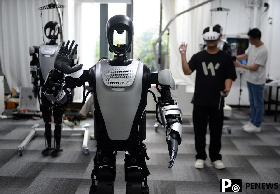 Robot industry thrives in south China