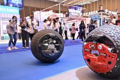 Smart service robots in spotlight at Canton Fair