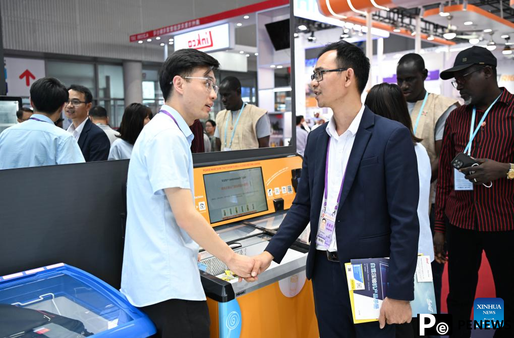 Vietnamese entrepreneur seeks business opportunities in Canton Fair