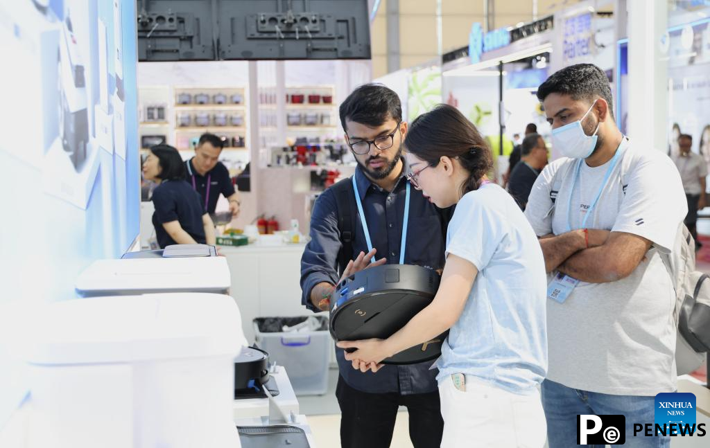 Green innovations garner favor of foreign merchants during Canton Fair