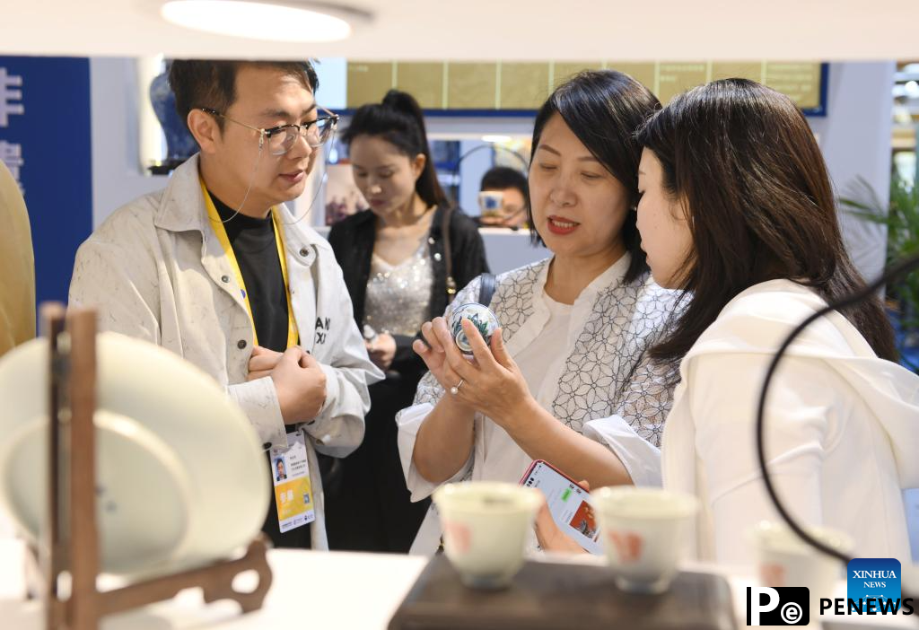 Chinese brands showcased at ongoing CICPE in Haikou