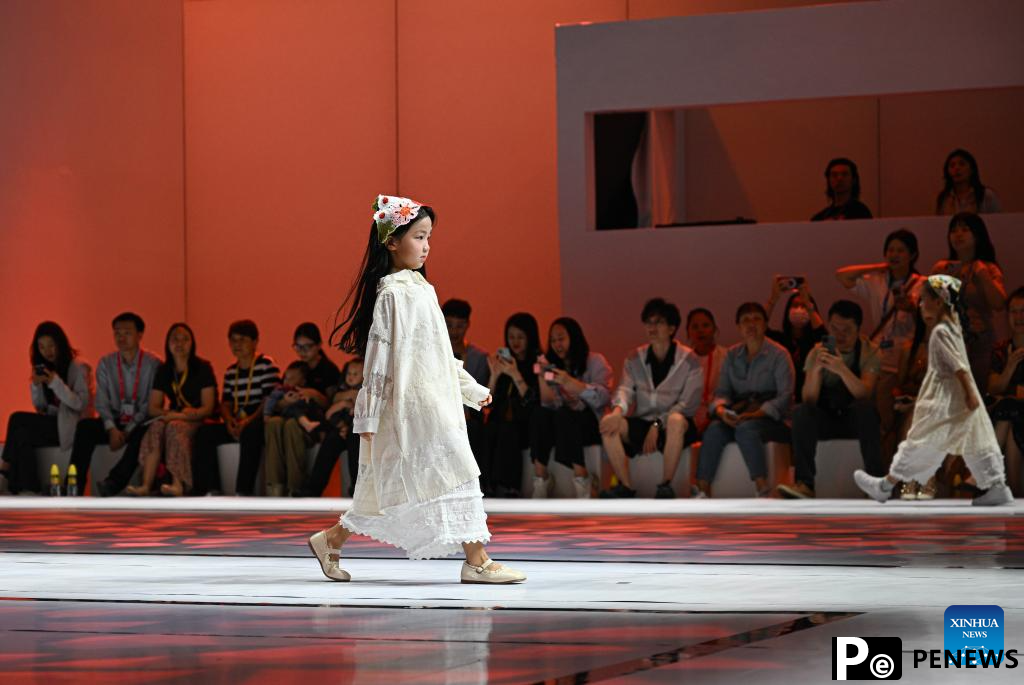 Chinese brands showcased at ongoing CICPE in Haikou