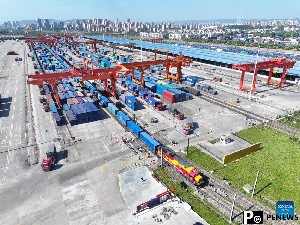 Regular freight train route links China