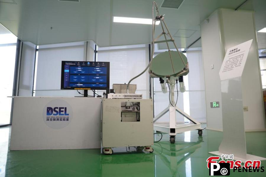 Chinese scientists unveil 3D printing robot for 