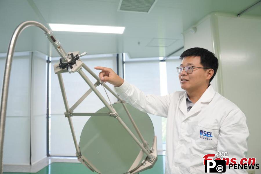 Chinese scientists unveil 3D printing robot for 