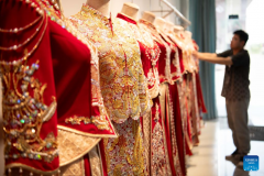 A glimpse of wedding dress industry in Dingji, China's Anhui